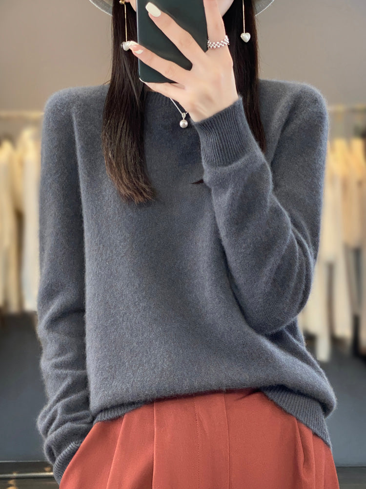 Anette – Comfortable Pullover For Cold Days